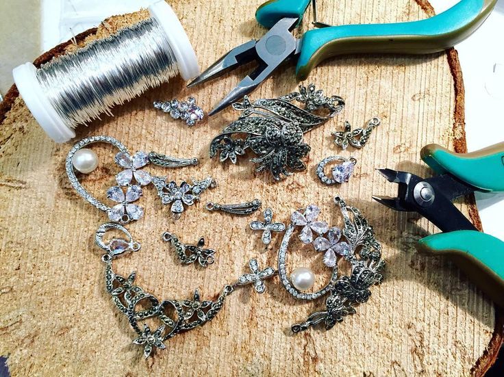 Styling Vintage Accessories for a Timeless Look