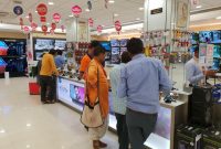 Online vs Offline Shopping for Hardware Supplies Unveiled