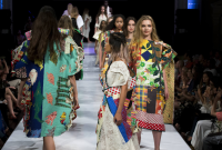 Fast Fashion vs Sustainable Fashion in Online Retail
