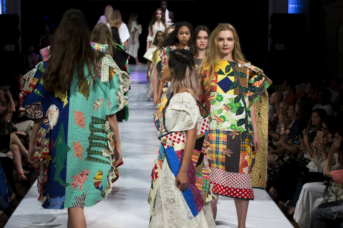 Fast Fashion vs Sustainable Fashion in Online Retail