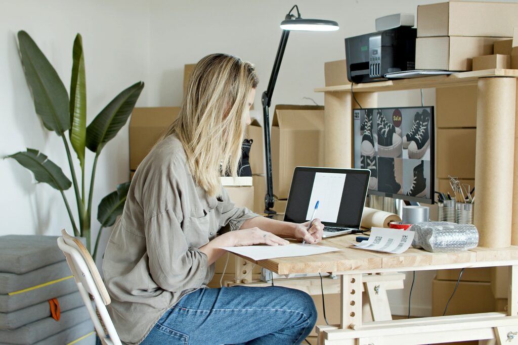 What It Takes to Launch an Online Accessory Store Today